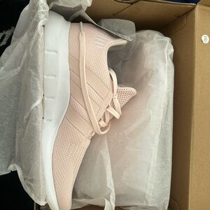 Adidas Pink Sneakers Modern Design